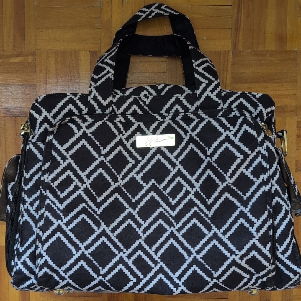 Elegant Black and White Geometric Women's Bag